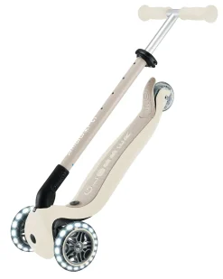 Globber Laufrad für Kinder mit Leuchtrollen Go-Up Active Lights Eco creme/weiß