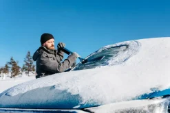 Kungs Max-is Eiskratzer mit Besen