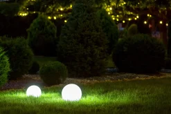 Light & More Kugelerdspieß Ball schwarz-weiß