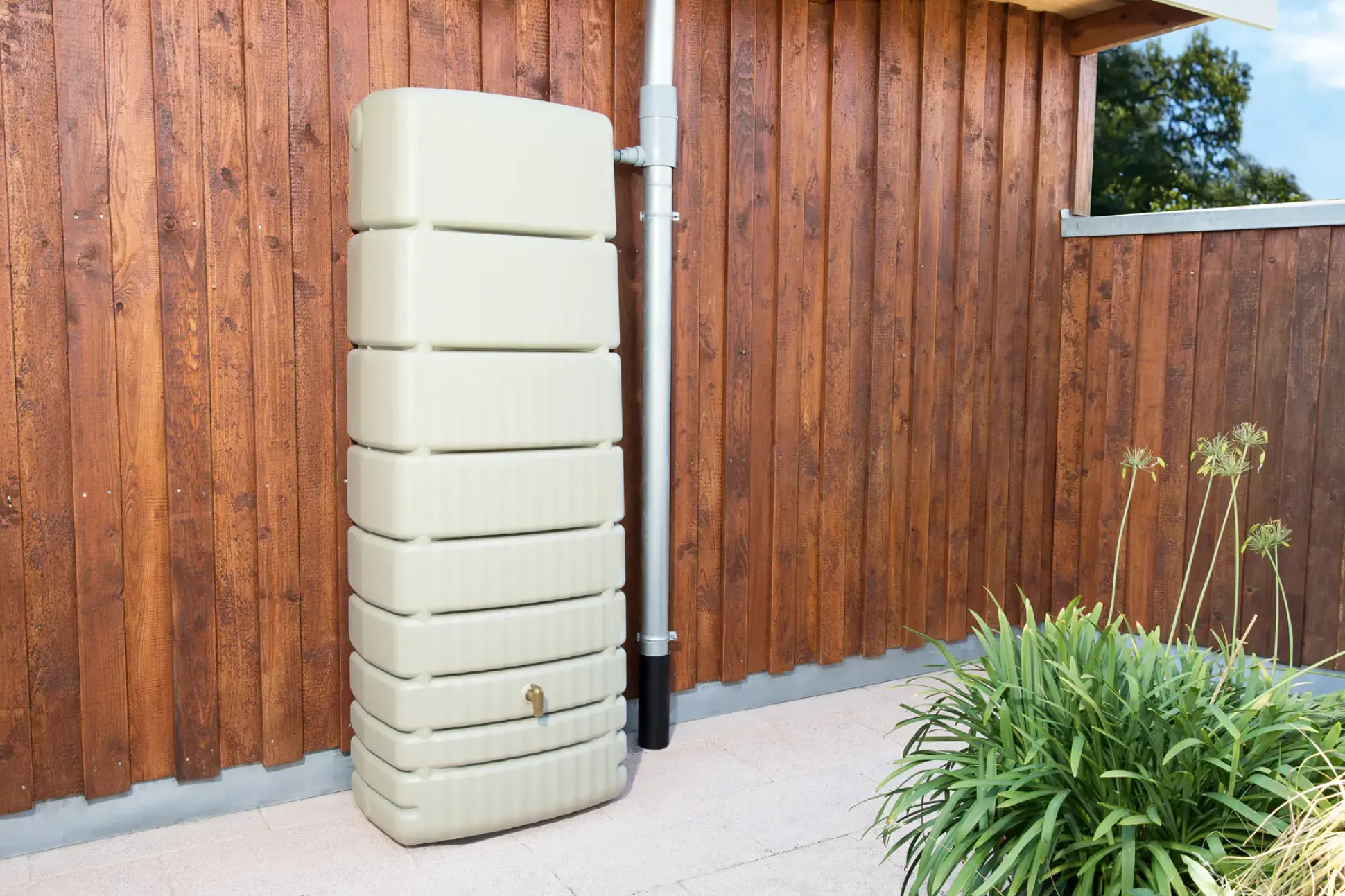 4rain Regenwasser-Wandtank Slim sandbeige 650 l