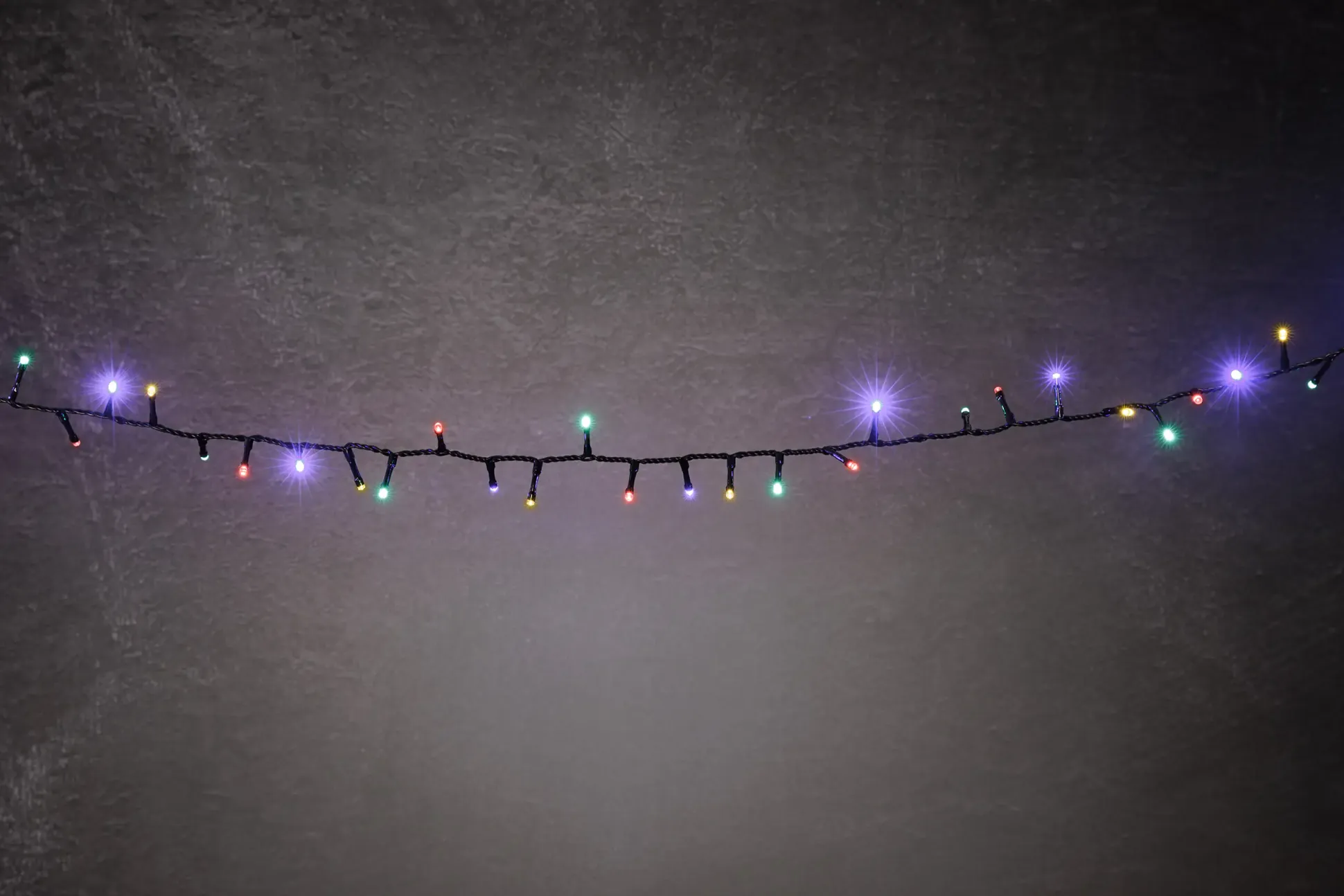 TrendLine LED-Lichterkette Premium Plus Außen 29 m bunt (RGB) mit Fernbedienung, Timer, Dimmer, 8 Li